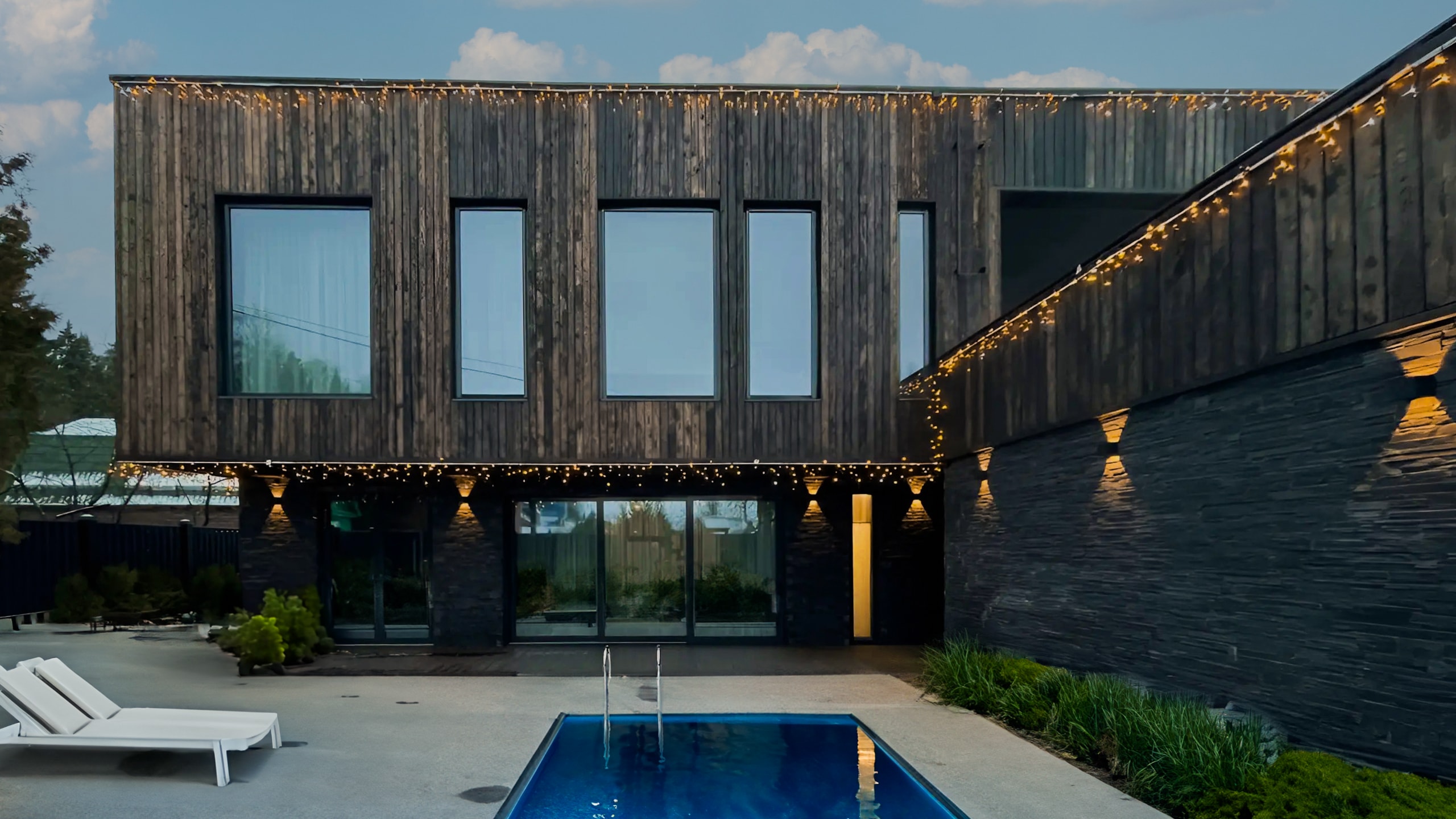 Двухэтажный коттедж